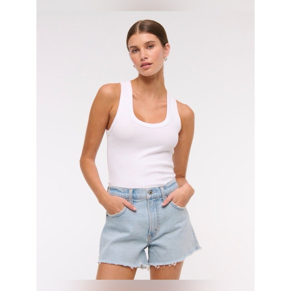 Abercrombie & Fitch High Rise 90s Cutoff Short